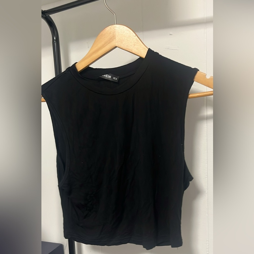 SHEIN Black Sleeveless Top
